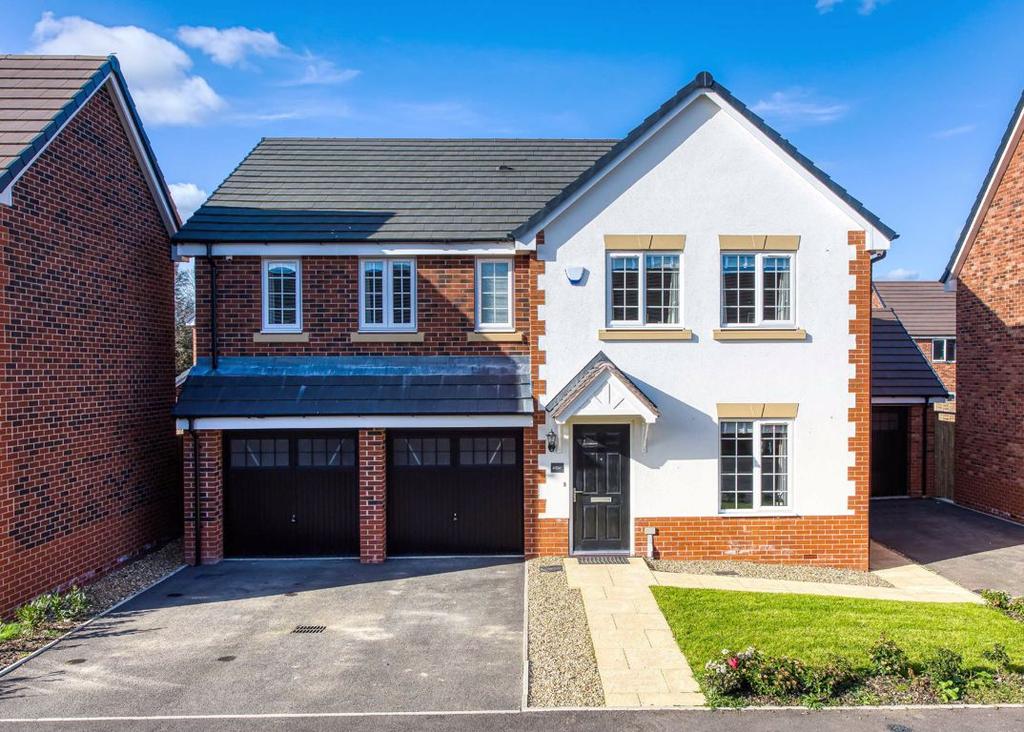 27, Thelwell Drive, Codsall, Wolverhampton, WV8 5 bed detached house £454,950