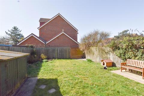 16 Cabot Close, Eastbourne, BN23 6RT
