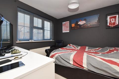 16 Cabot Close, Eastbourne, BN23 6RT