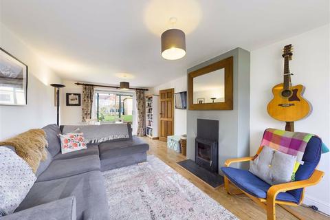 39 Ann Wicks Road, Frampton On Severn, Gloucester, GL2 7HH
