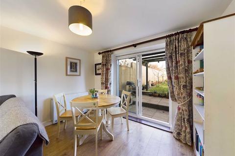 39 Ann Wicks Road, Frampton On Severn, Gloucester, GL2 7HH