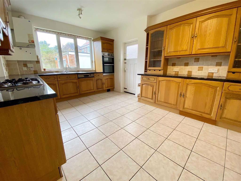 Sandown Drive, Sale 4 bed detached house £1,850 pcm (£427 pw)
