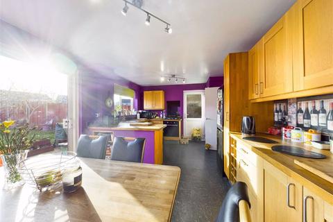 42 Eagle Way, Abbeydale, Gloucester, GL4 4WS