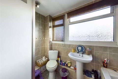 42 Eagle Way, Abbeydale, Gloucester, GL4 4WS