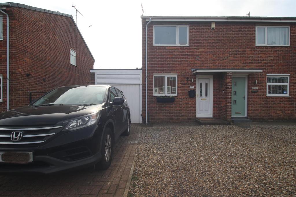 Rosewood Close, Bridlington 2 bed semidetached house £157,950