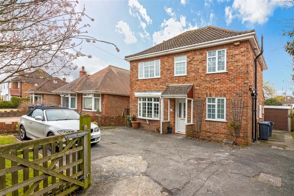 Mulberry Lane, GoringbySea 3 bed detached house £500,000