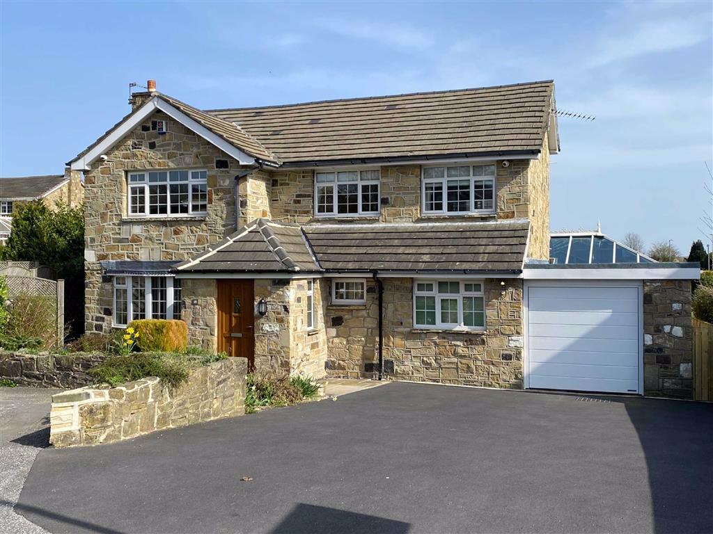 The Fairway, Fixby, Huddersfield, HD2 4 bed detached house £1,500 pcm
