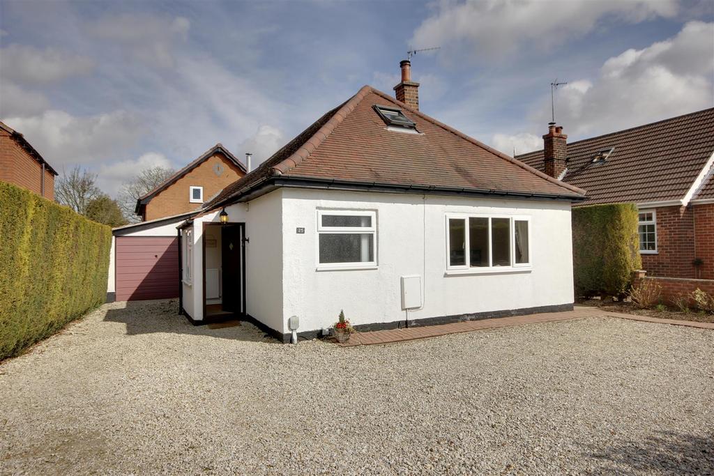 New Village Road, Little Weighton, Cottingham 4 bed detached house £