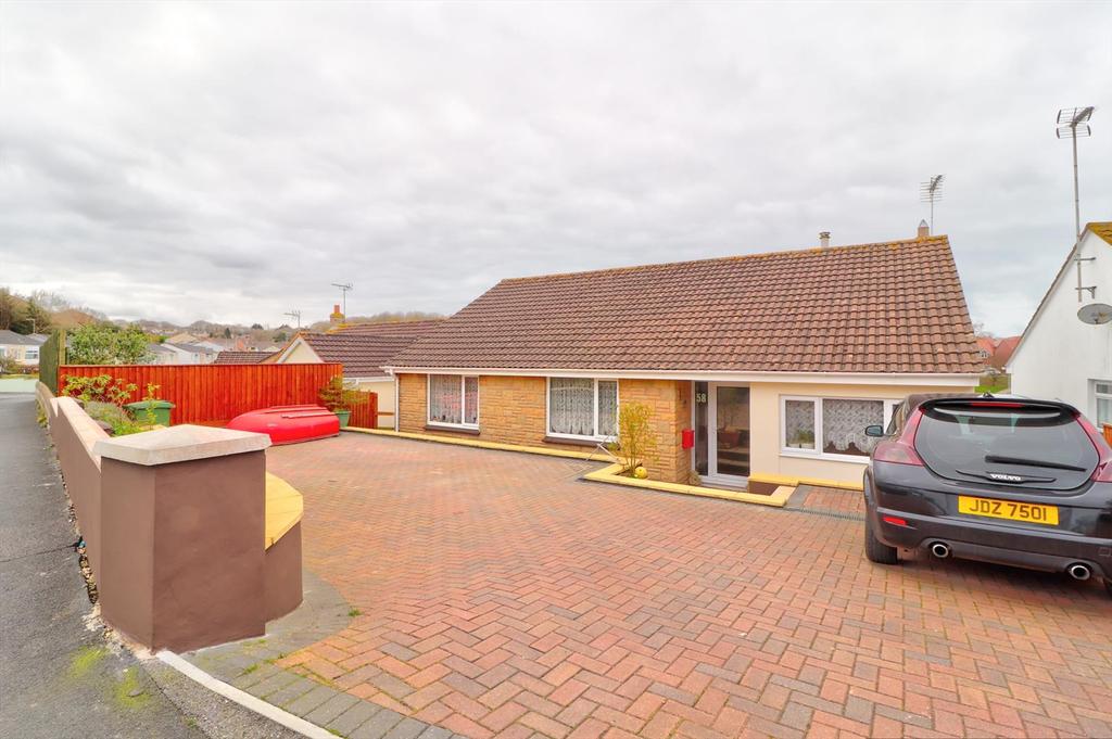 Moreton Park Road, Bideford 3 bed detached bungalow £299,950