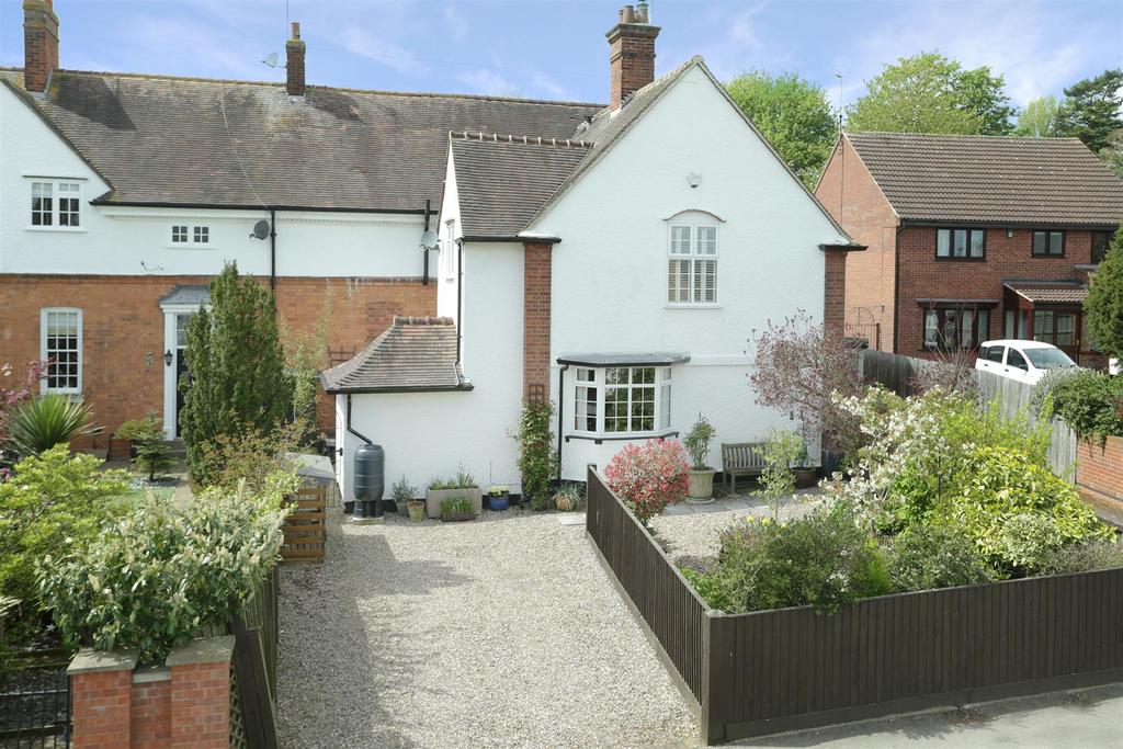 Burnmill Road, Market Harborough 2 bed cottage £265,000