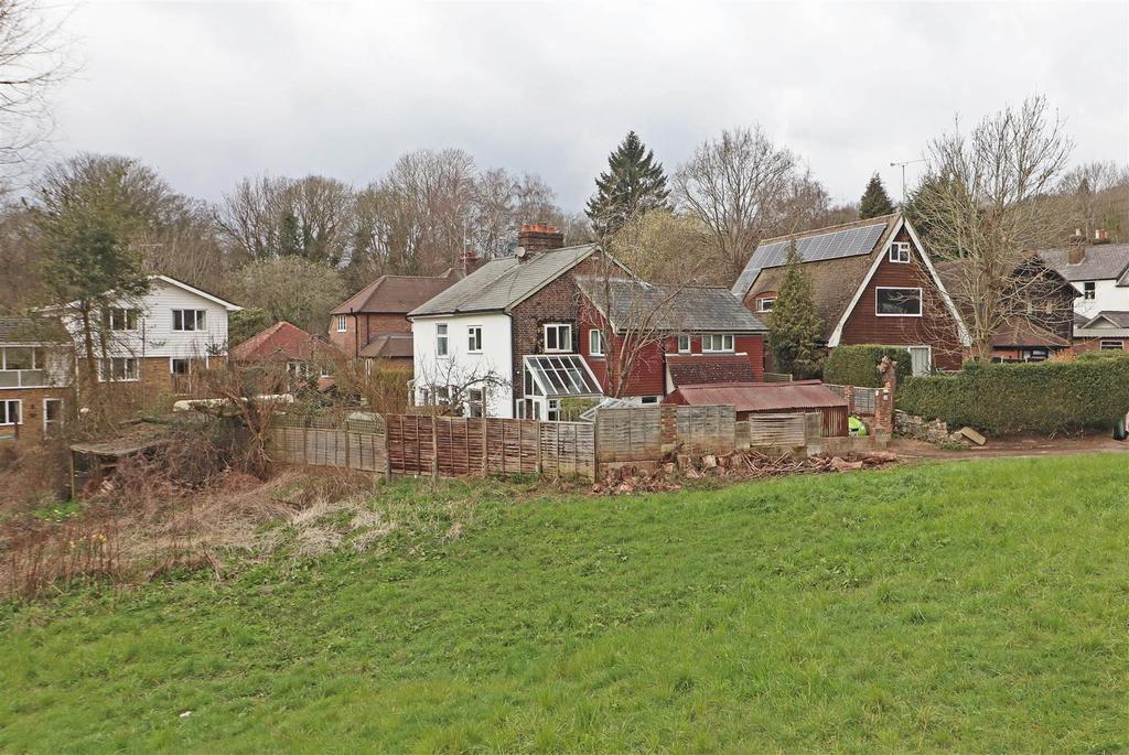 St. Johns, Redhill 3 bed semidetached house £500,000