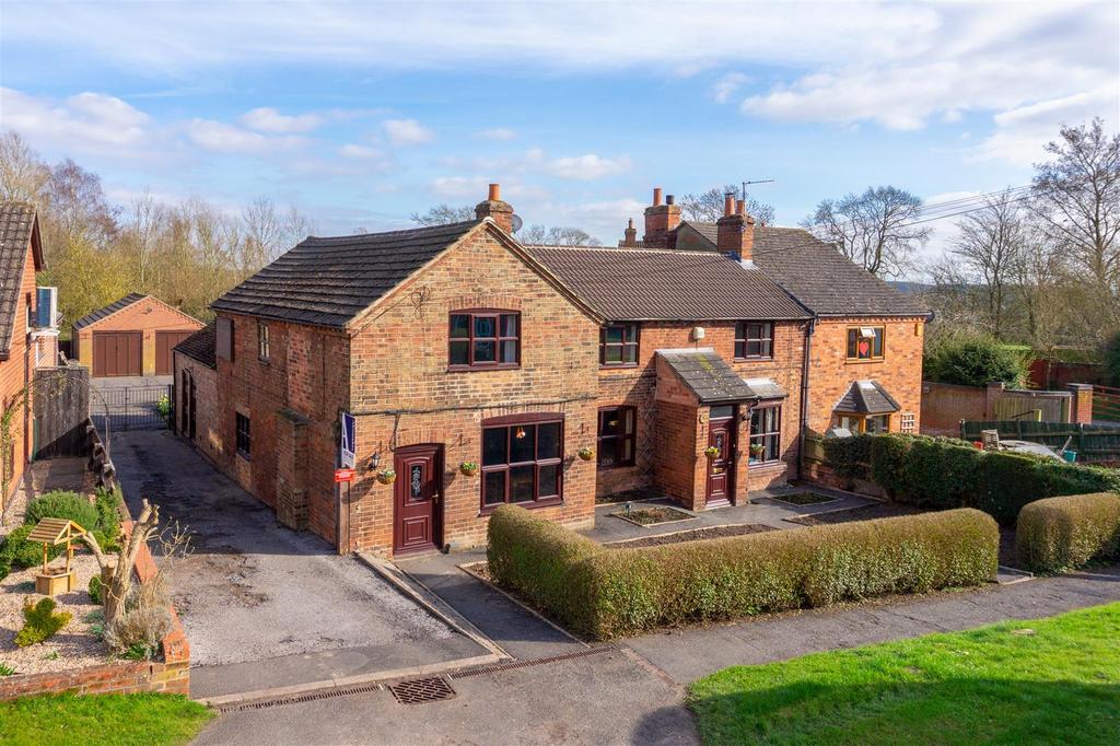 The Green, Newton Burgoland 6 bed cottage £450,000