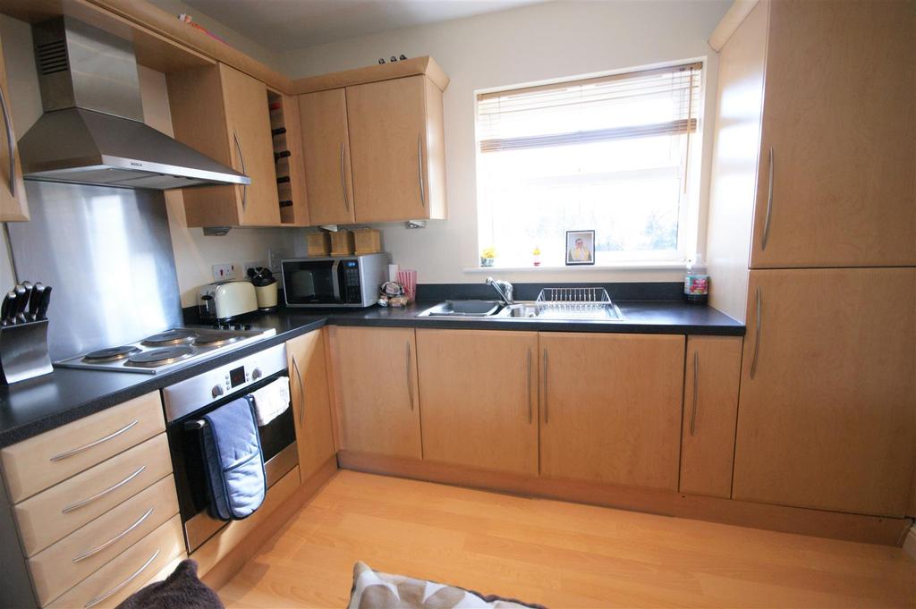 Freeman Court, Bailiff Bridge 2 bed apartment £95,000