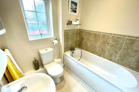 16 Georges Drive, Grange Park, Northampton, NN4 5DU