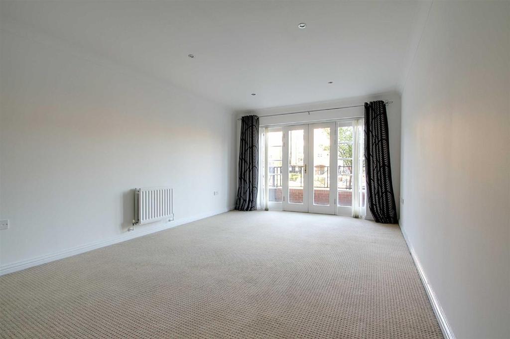 Longman Court, Apsley Lock... 2 bed apartment £1,250 pcm (£288 pw)