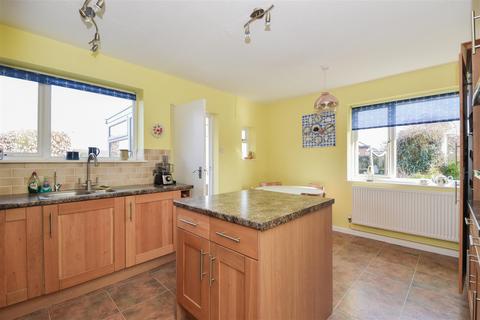 22 Highfield, Callow End, Worcester, WR2 4TP