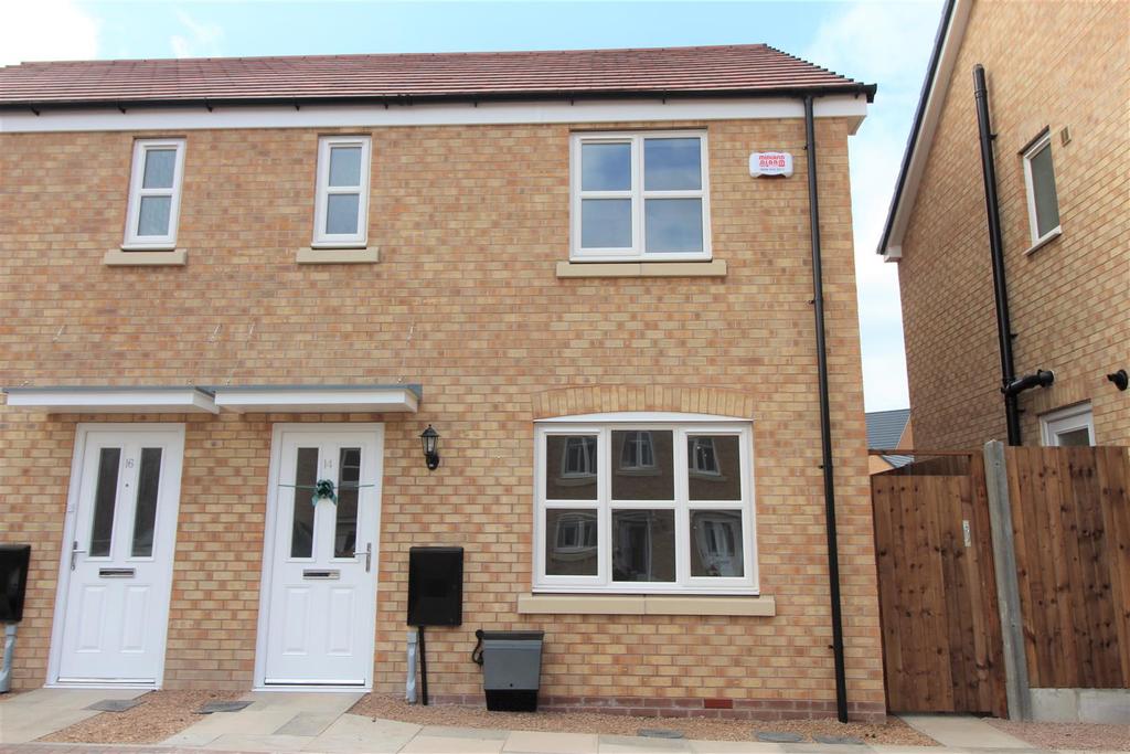 Mollys Run, Whittington, Worcester 3 bed semidetached house £975 pcm