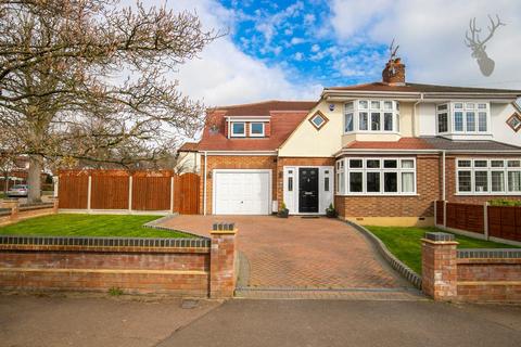 64 Morgan Crescent, Theydon Bois, Epping, CM16 7DX