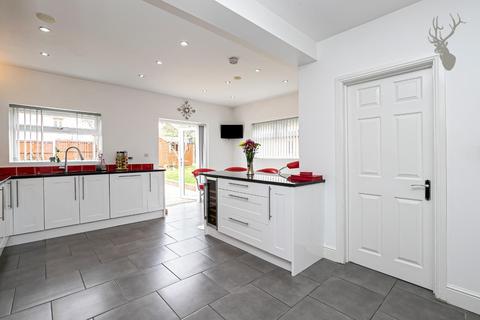 64 Morgan Crescent, Theydon Bois, Epping, CM16 7DX