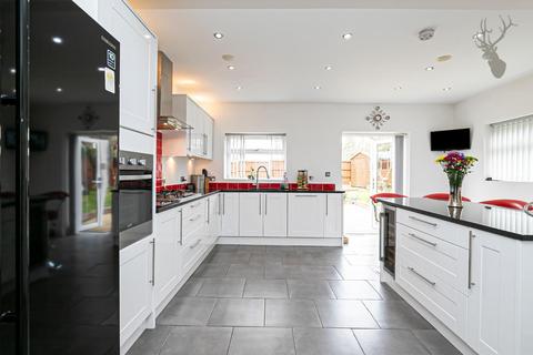 64 Morgan Crescent, Theydon Bois, Epping, CM16 7DX
