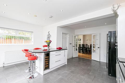 64 Morgan Crescent, Theydon Bois, Epping, CM16 7DX