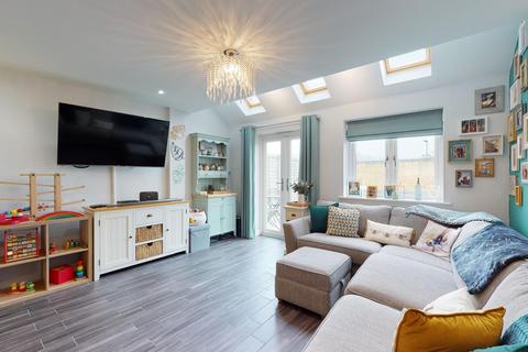 2 Kings Way, Folkestone, CT19 5UX