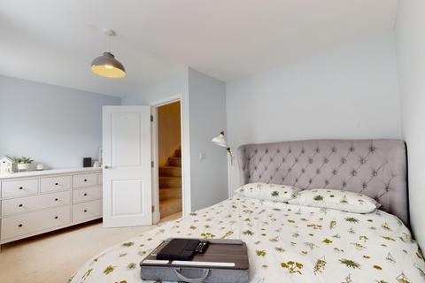 2 Kings Way, Folkestone, CT19 5UX