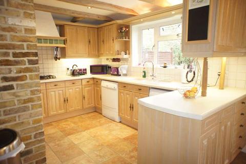103 Mayfield Drive, Caversham, Reading, RG4 5JR