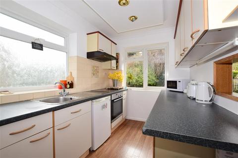 20 Castleton Close, Banstead, SM7 2JN