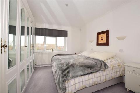 20 Castleton Close, Banstead, SM7 2JN