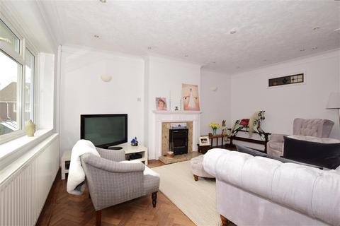 20 Castleton Close, Banstead, SM7 2JN