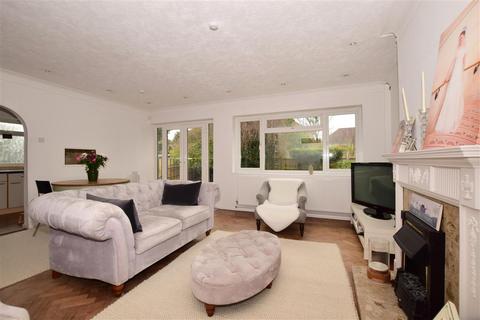 20 Castleton Close, Banstead, SM7 2JN