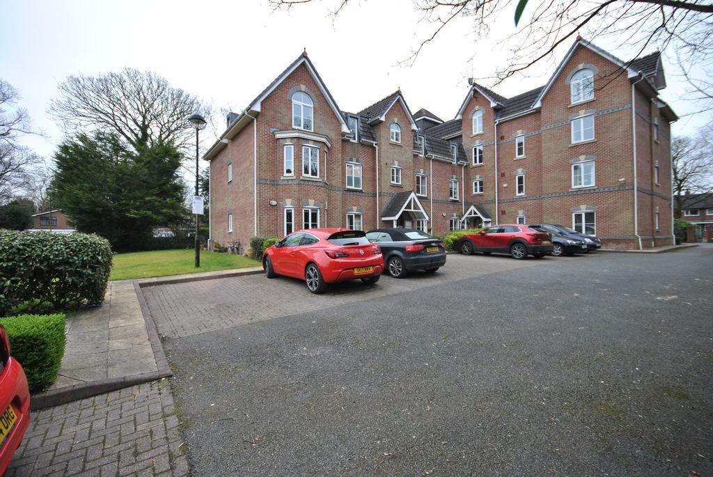 Cavendish gardens, Ellesmere Road, Ellesmere Park, Manchester M30 2 bed