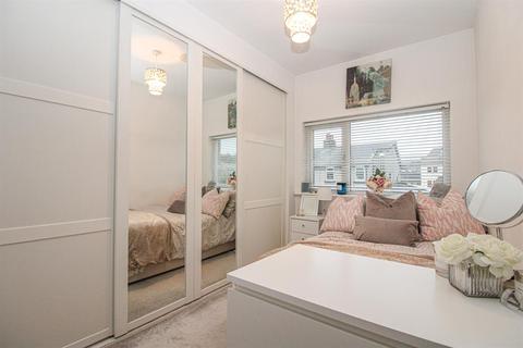16 Ings Lane, Guiseley, Leeds, LS20 8DA