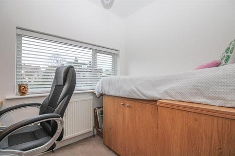 16 Ings Lane, Guiseley, Leeds, LS20 8DA