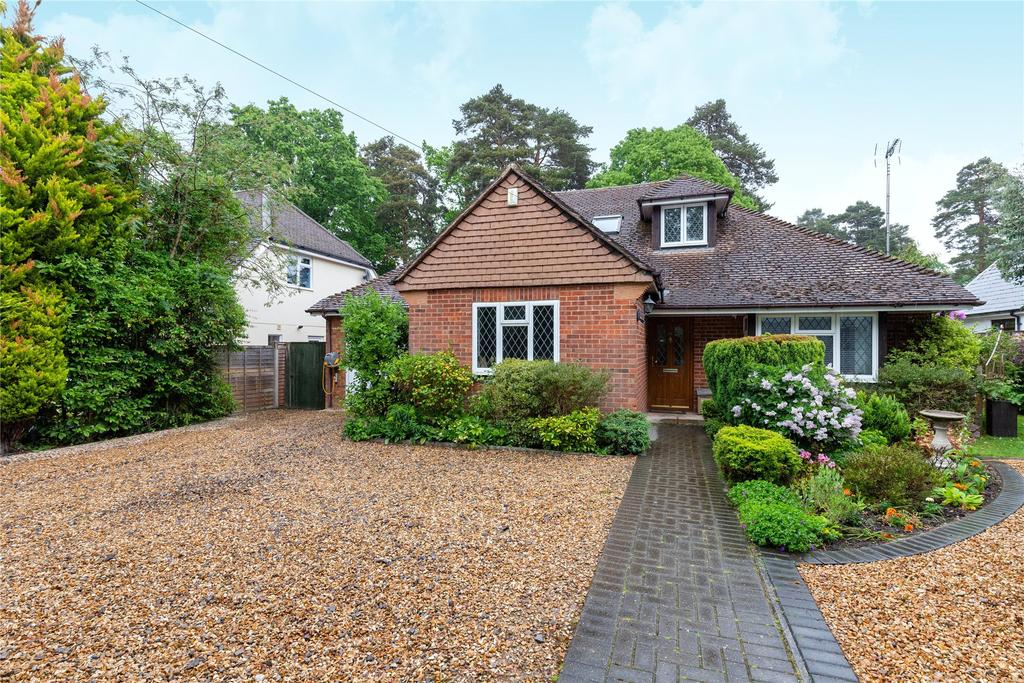 The Avenue, Crowthorne, Berkshire, RG45 4 bed detached house for sale