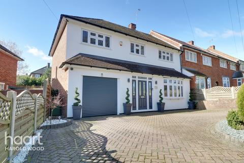 59 Sheffield Drive, Romford, RM3 9YB