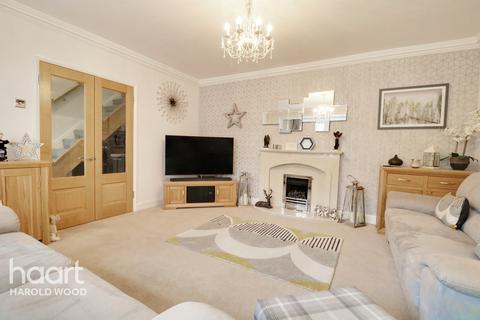 59 Sheffield Drive, Romford, RM3 9YB