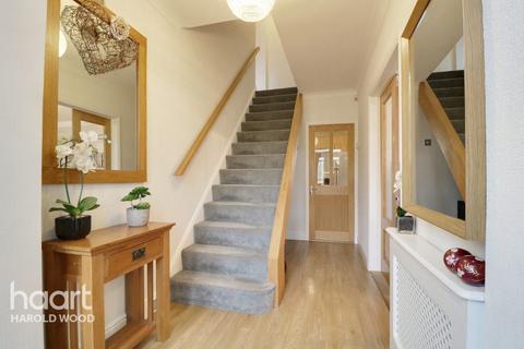 59 Sheffield Drive, Romford, RM3 9YB