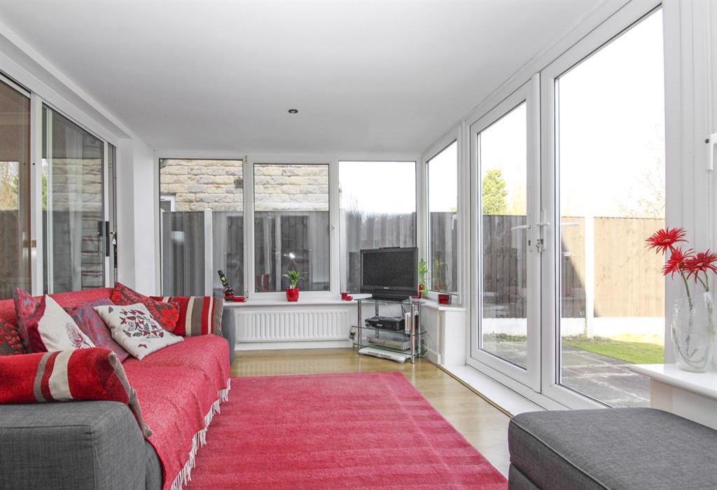 Crofters Lea, Yeadon, Leeds, LS19 7WE 4 bed detached house £425,000