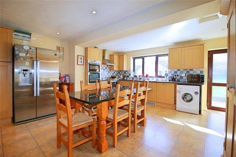 6 Box Tree Close, Bradford, BD8 0AW