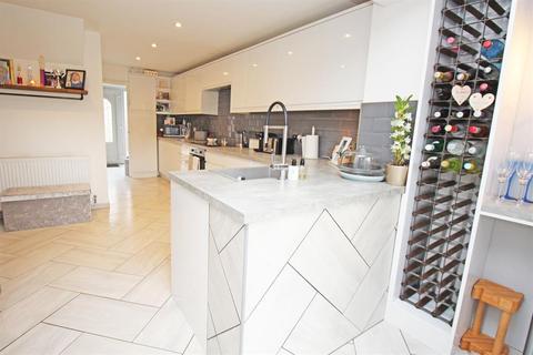 28 Almonds Lane, Stevenage, SG1 3RR