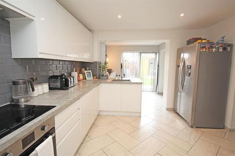 28 Almonds Lane, Stevenage, SG1 3RR