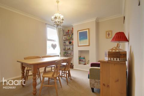 54 Brompton Lane, Rochester, ME2 3BJ