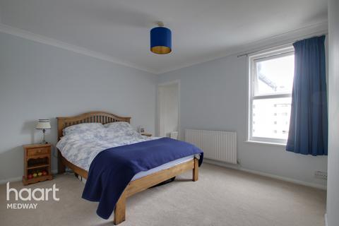54 Brompton Lane, Rochester, ME2 3BJ