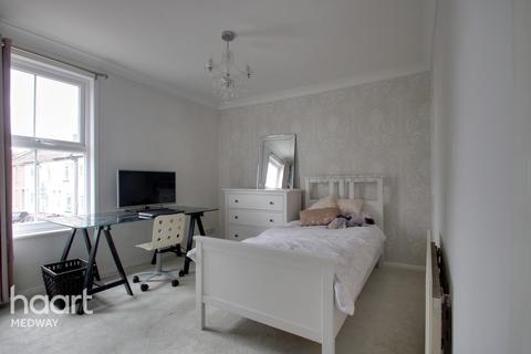 54 Brompton Lane, Rochester, ME2 3BJ