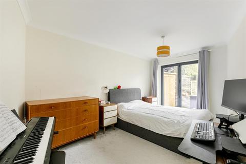 78 Springdale Road, London, N16 9NX