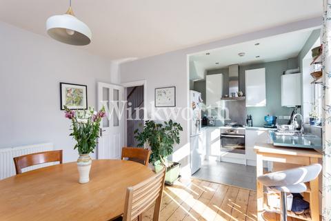 156 Thackeray Avenue, London, N17 9DX