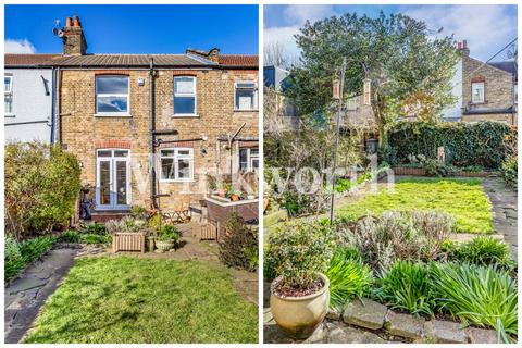 156 Thackeray Avenue, London, N17 9DX