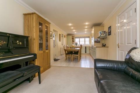 25 Copper Beech View, Tonbridge, TN9 2HF